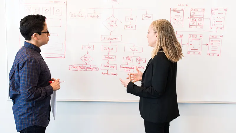 Equipe planejando estratégia de redesign sem diagnóstico técnico prévio