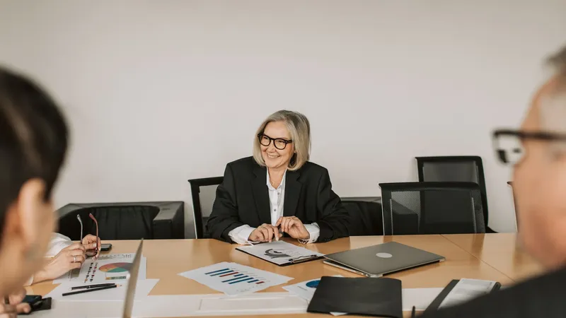 Apresentação de relatório de ROI do site corporativo para diretoria executiva